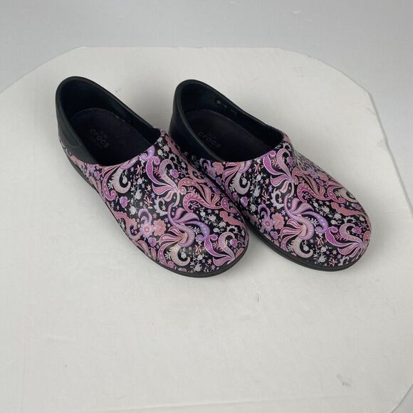 Crocs Womens Sz 6 Duel Comfort At Work Neria Pro II Graphic Pink Paisley Clogs - Picture 2 of 12
